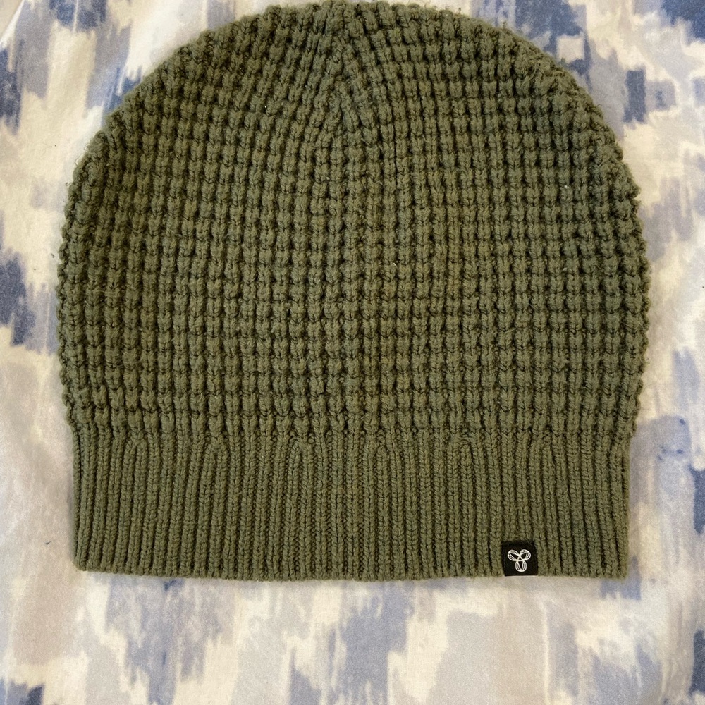 🔥TNA Green Knit Beanie